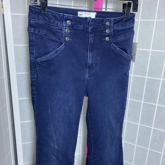 NWT Free People Maddox Denim Super Flare Bell Botto - Picture 4 of 9